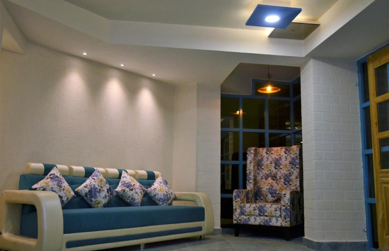 Hotel Istana Inn - A Luxury Stay Divisione di Divisione di Jaipur Esterno foto