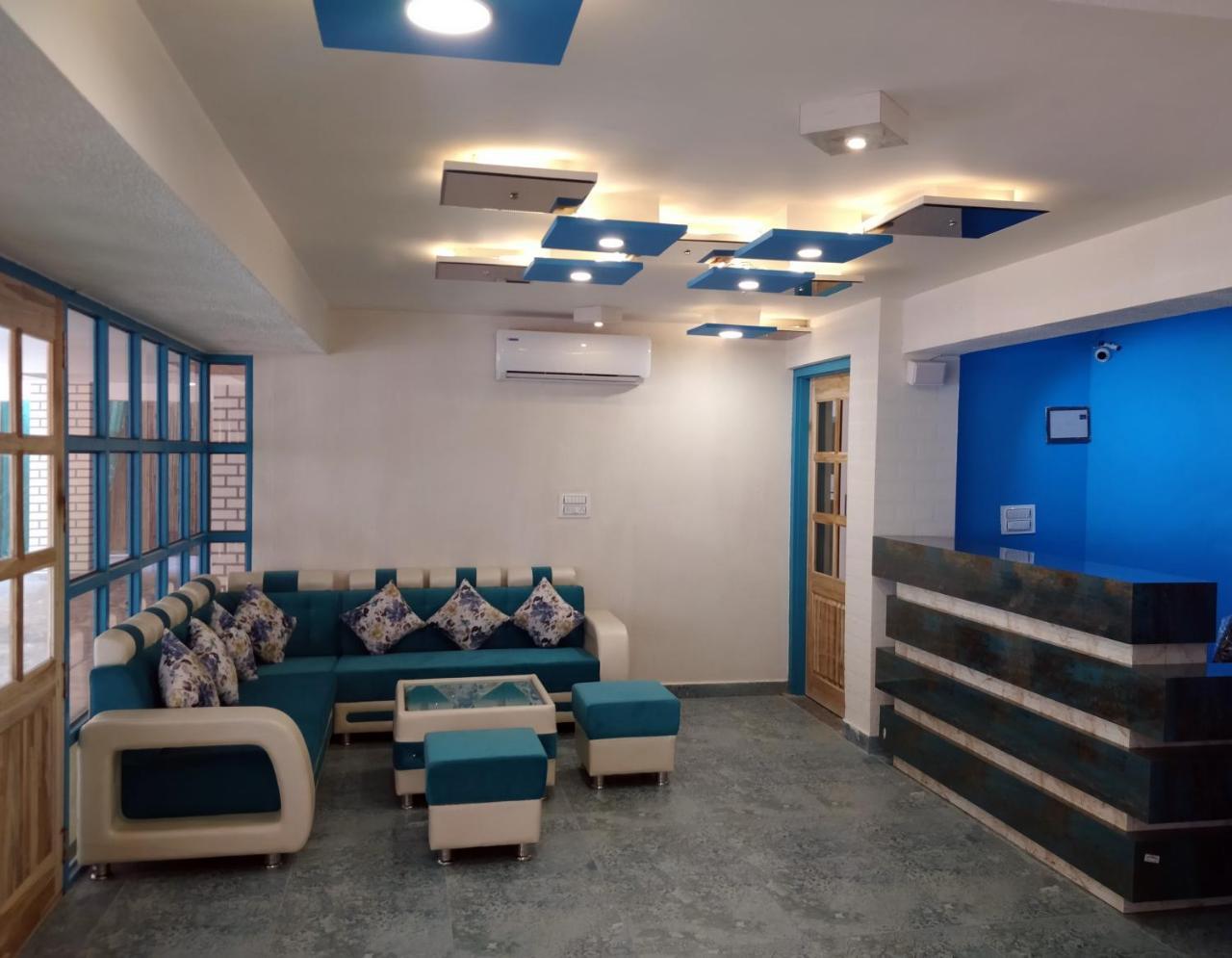 Hotel Istana Inn - A Luxury Stay Divisione di Divisione di Jaipur Esterno foto