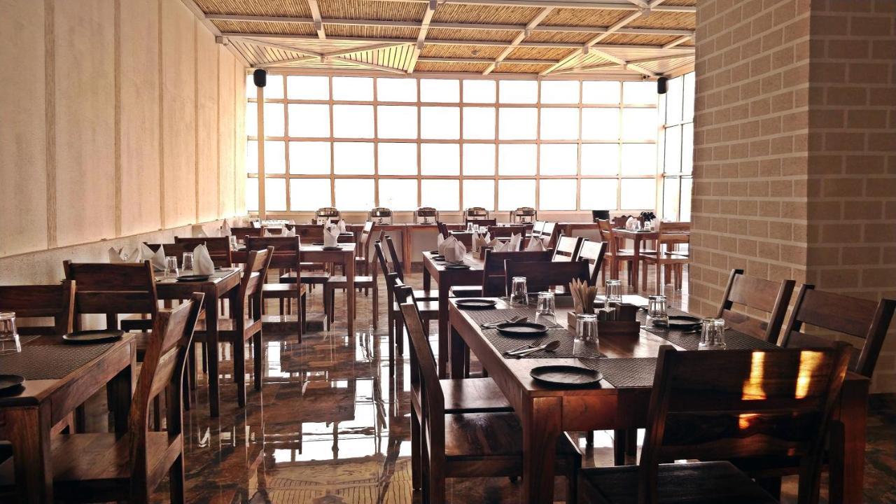 Hotel Istana Inn - A Luxury Stay Divisione di Divisione di Jaipur Esterno foto