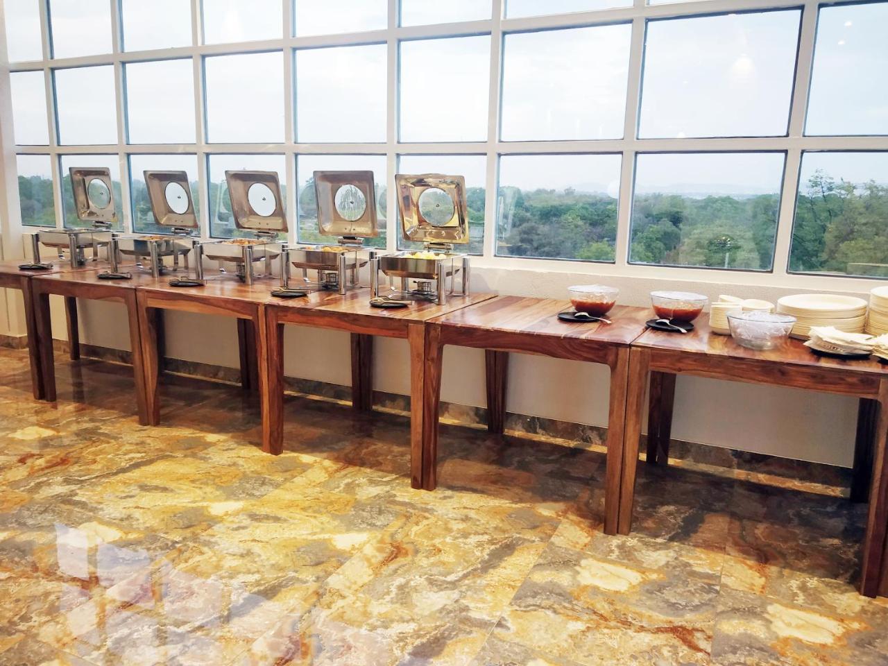 Hotel Istana Inn - A Luxury Stay Divisione di Divisione di Jaipur Esterno foto